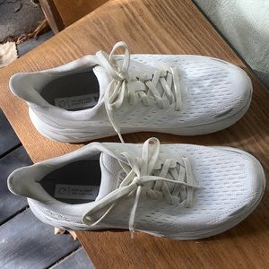 Hoka clifton women’s size 6.5 white